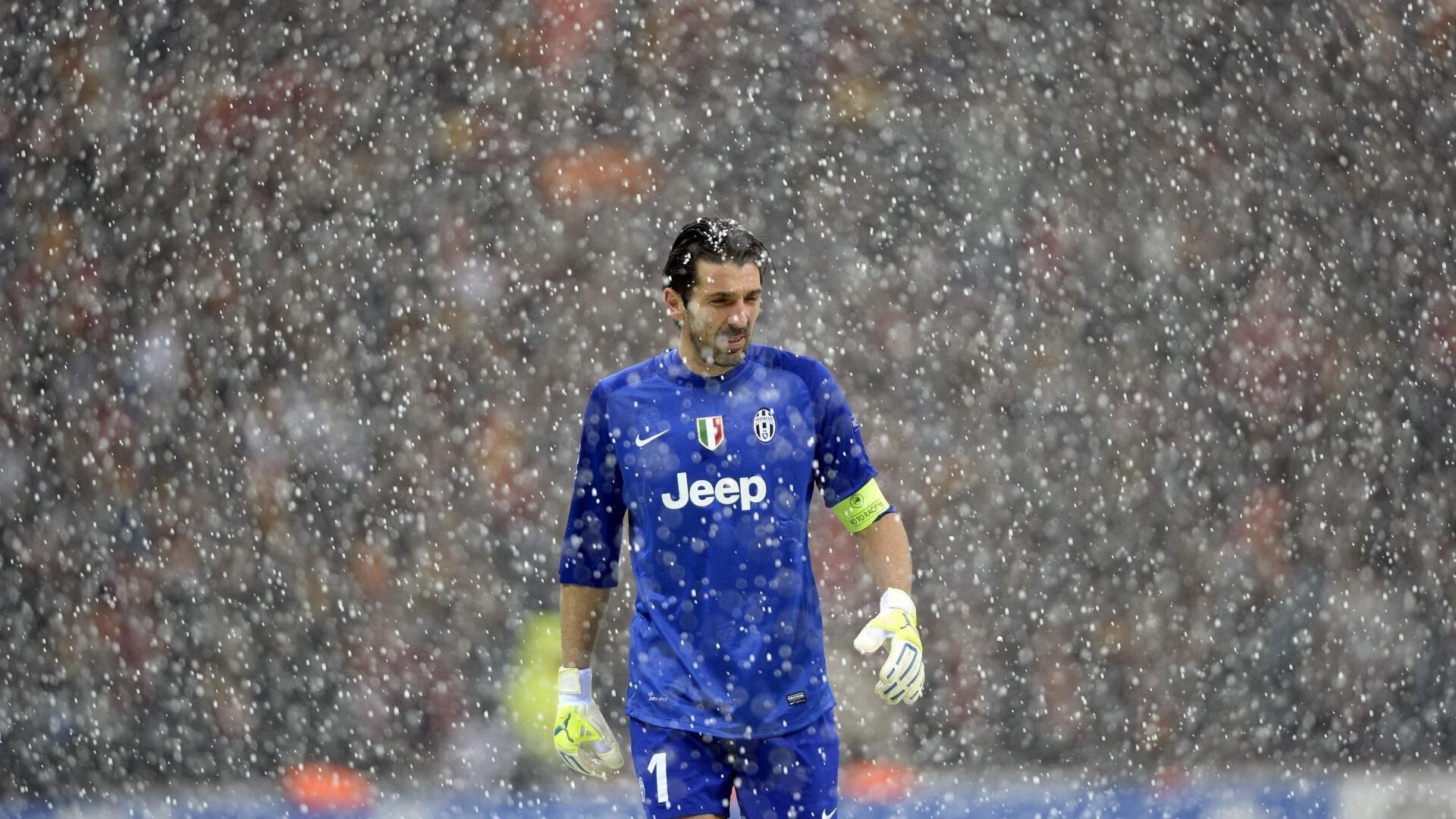 传奇归来！伯纳乌的指环王劳尔再披白袍，出战世纪对决传奇赛