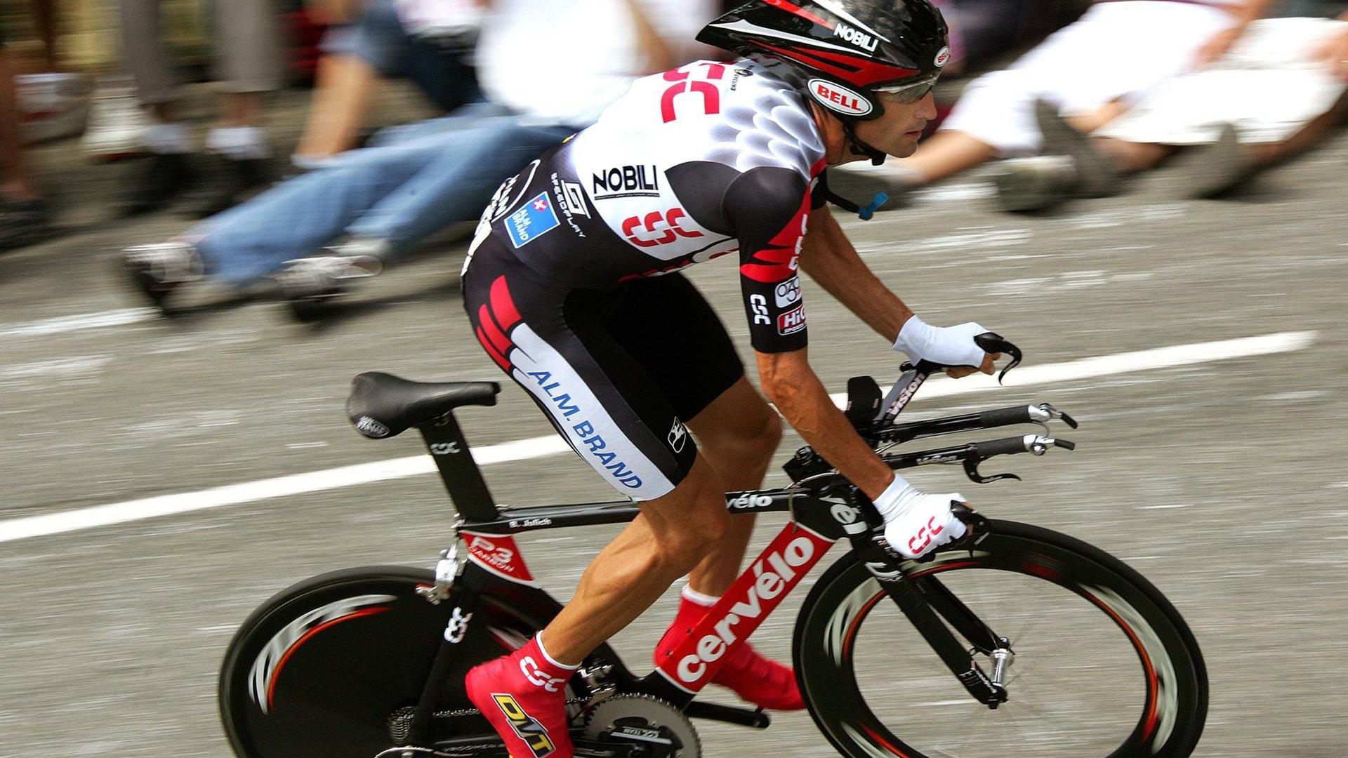 前希腊主帅波耶特盛赞齐米卡斯，利物浦表现卓越，离队传闻令人意外